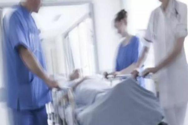 Românii care nu vor plăti impozitul de 10% în concediul medical