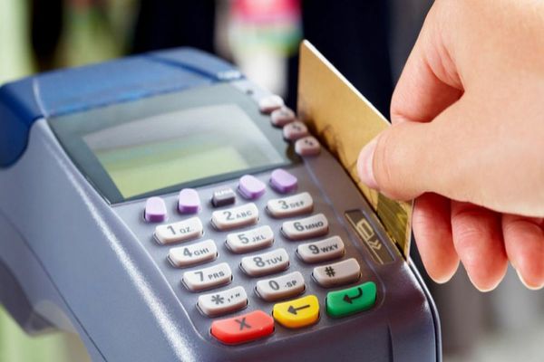 CAMERA DEPUTAȚILOR: FĂRĂ BON FISCAL LA PLATA CU CARDUL!