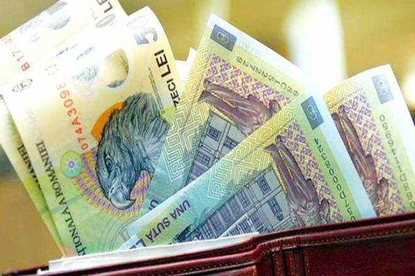 Măsurile fiscale care intră în vigoare de astăzi: plățile cash se limitează, apar noi taxe și impozite