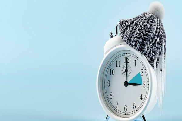 Când trecem la ora de iarnă și cum ne afectează schimbarea