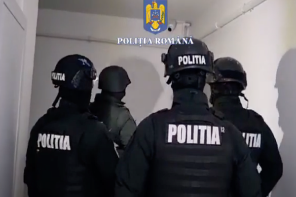 37 DE PERCHEZIȚII DOMICILIARE LA PERSOANE CERCETATE PENTRU LOVIRE SAU ALTE VIOLENȚE, CAMĂTĂ ȘI ȘANTAJ