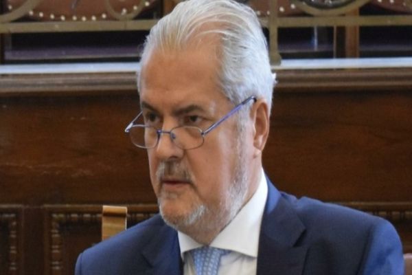 ADRIAN NĂSTASE ÎL FACE „PĂCĂLICI” PE VLAD GHEORGHE DUPĂ SCANDALUL FOTOGRAFIEI CU PUTIN