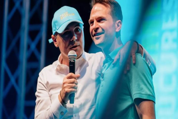 Eveniment PNL impresionant în fața Ateneului Român. Rareș Bogdan: Mulțumim lui Burduja pentru cea mai puternică campanie din Capitală