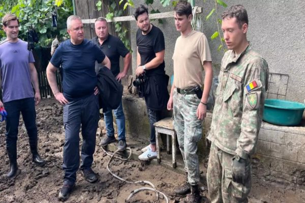 UNITĂȚI MOBILE, CONTAINERE DE LOCUIT, CAZARMAMENT, ALIMENTE, APĂ AU FOST FURNIZATE OAMENILOR AFECTAȚI DE INUNDAȚII