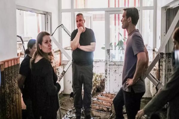 ANDREI BACIU (PNL), PREZENT LA GALAȚI: DEZASTRUL DE AICI NU POATE FI DESCRIS ÎN CUVINTE. LIBERALII, ÎN FRUNTE CU NICOLAE CIUCĂ, IMPLICAȚI ÎN SPRIJINUL CELOR AFECTAȚI DE INUNDAȚII