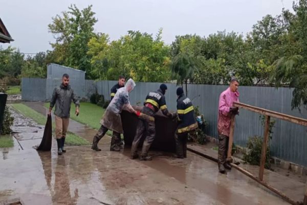 BILANȚ SUMBRU: 6 PERSOANE AU MURIT ÎN URMA INUNDAȚIILOR DEVASTATOARE