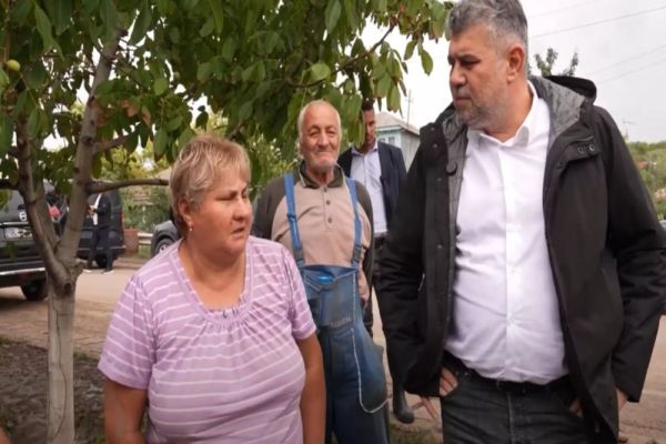 PREMIERUL CIOLACU, PRINTRE SINISTRAȚII DE LA GALAȚI: ”ABIA MARȚI CRED CĂ SE VOR RETRAGE APELE”