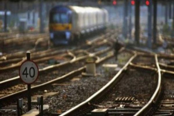 UN TREN CFR CĂLĂTORI A PIERDUT VAGOANE CU TOT CU PASAGERI ÎN TIMPUL MERSULUI, PE RUTA ORADEA - CONSTANȚA 