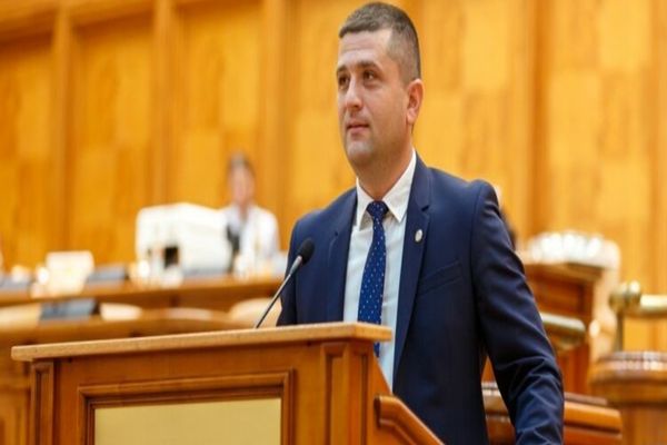 RADU MIRUȚĂ: „NU-MI PUN OAMENII MEI, CI PROFESIONIȘTI. E DOAR TEAMA SINECURIȘTILOR CĂ VINE COMPETENȚA PESTE EI”