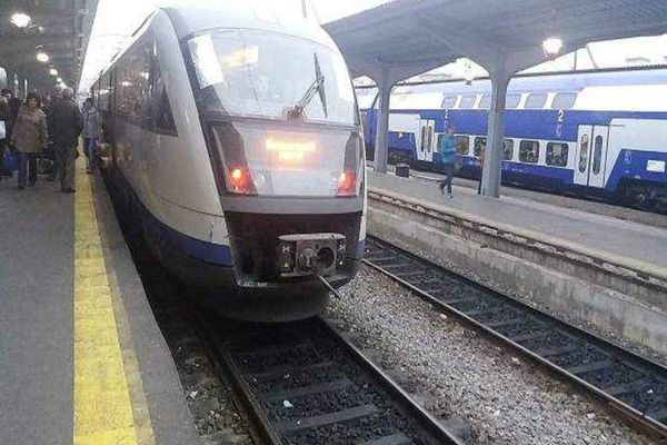 Mini-vacanța de 1 Decembrie suprasolicită trenurile: rutele spre munte și orașele cu târguri de Crăciun, cele mai solicitate