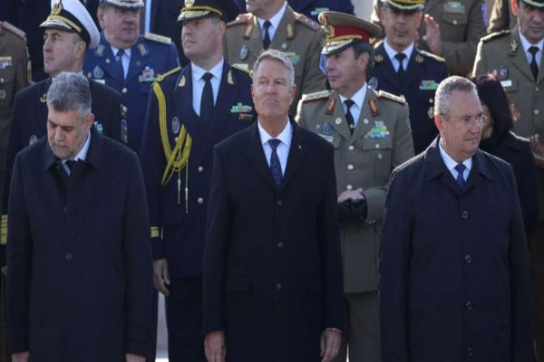 NICOLAE CIUCĂ ȘI MARCEL CIOLACU NU ȘI-AU VORBIT LA EVENIMENTUL CU OCAZIA ZILEI ARMATEI