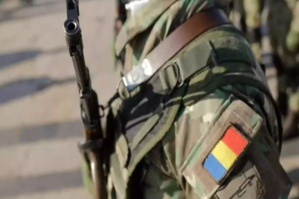 Bolojan pune tunurile și pe militari: Guvernul pregătește creșterea vârstei de pensionare la 65 de ani prin OUG