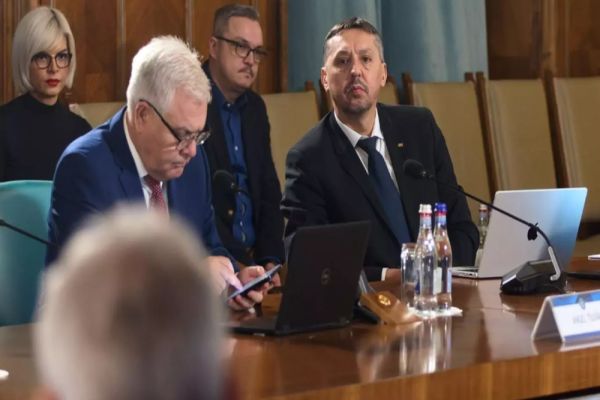 DANIEL DAVID, NOUL MINISTRU AL EDUCAȚIEI: „PROFESORII AR TREBUI SĂ AIBĂ CELE MAI PUȚINE ACTIVITĂȚI ADMINISTRATIVE CA SĂ SE POATĂ OCUPA DE COPII”