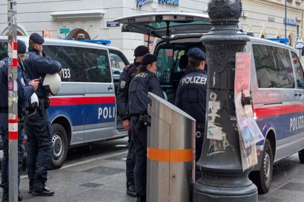 MAE: DOI ELEVI ROMÂNI, PRINTRE VICTIMELE MASACRULUI DE LA ȘCOALA DIN GRAZ, AUSTRIA