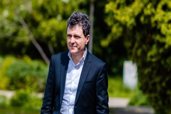 NICUȘOR DAN, ACUZAT CĂ BLOCHEAZĂ PENSIONAREA MAGISTRAȚILOR. ȘEFA CSM: „SE PERTURBĂ ACTIVITATEA INSTANȚELOR ȘI PARCHETELOR”