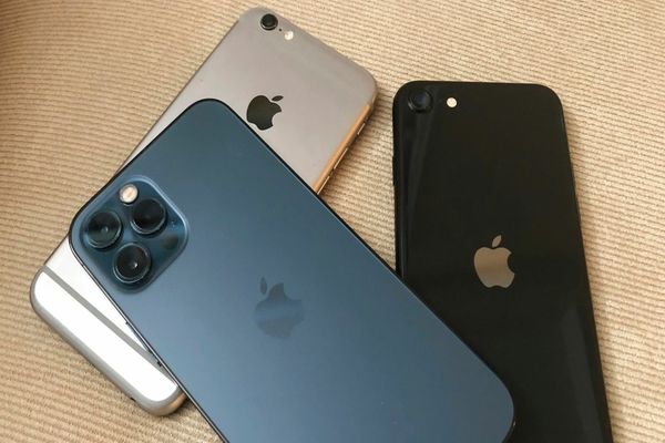 ESCROCHERIE CU IPHONE 15 PRO PE FACEBOOK: O CAMPANIE FRAUDULOASĂ FOLOSEȘTE ILEGAL NUMELE EMAG