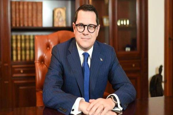 EDUARD HELLVIG, DESPRE ANOMALIA SECURITĂȚII: ”CINE E ÎN SPATE? NU SUNT EU, NU-MI DORESC!”