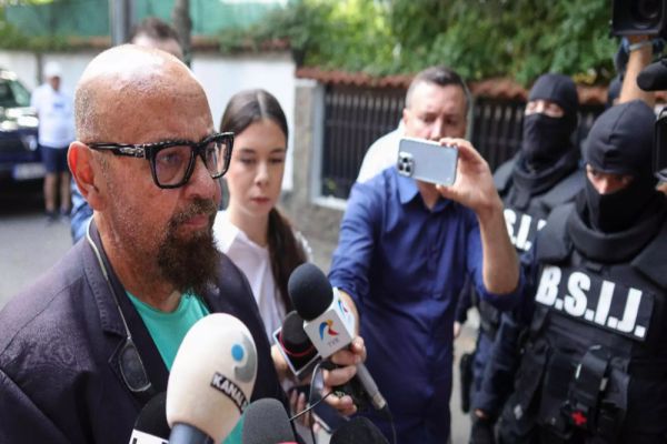 CRISTIAN POPESCU PIEDONE REVINE PE SCENA POLITICĂ: ”A VENIT VREMEA SĂ ÎNFIINȚĂM, ÎMPREUNĂ, UN PARTID” 