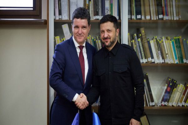 ZELENSKI ÎI MULȚUMEȘTE LUI NICUȘOR DAN: „ROMÂNIA NE OFERĂ SPRIJIN VITAL”
