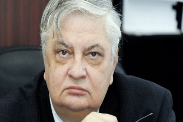 PROFESORUL MIRCEA COȘEA, ANALIZĂ EXCLUSIVĂ LA REALITATEA PLUS: PREMIERUL ROMÂNIEI NU ȘTIE SĂ APERE DEMNITATEA POPORULUI 