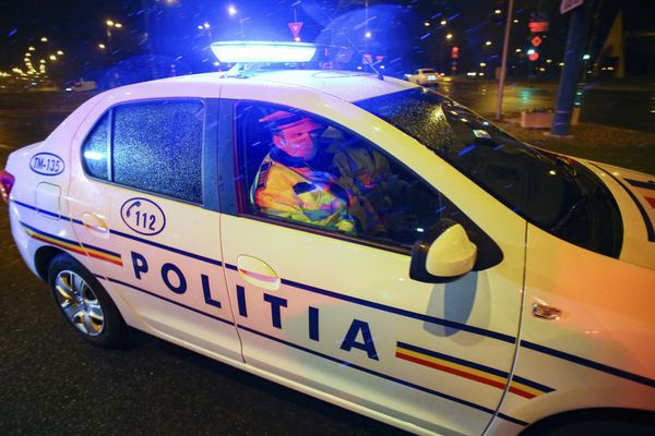 Bărbat reținut după ce a încălcat ordinul de protecție și a provocat scandal la domiciliu