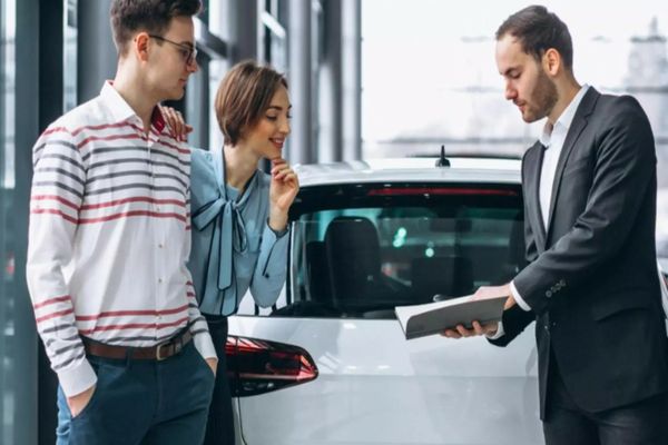 RAR atrage atenția cu privire la țepele folosite de samsarii de mașini. La ce trebuie să fim atenți