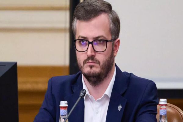 Ștefan Avrămescu acuză risipa de bani publici la Pătârlagele: „5,8 milioane de lei pentru o lucrare făcută de două ori. Așa arată incompetența și jaful din administrația locală”