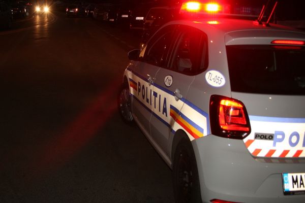 Femeie reținută după ce și-a lovit soțul cu sucitoarea, pe fond de gelozie