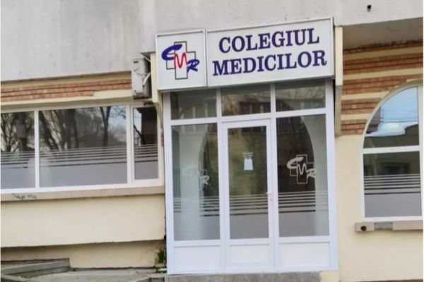 Colegiul Medicilor introduce reguli stricte de la 1 ianuarie 2026 pentru publicitatea medicală. Reclamele stradale, permise doar la maximum 500 de metri de cabinet