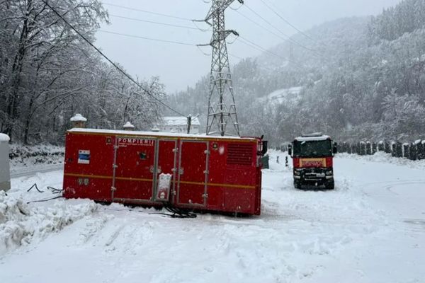 Iarna lasă România în beznă: zeci de localități din Alba fără electricitate