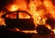 Autoturism incendiat chiar în fața casei