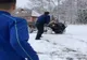 VIDEO - Turism cu PUMNII ȘI PICIOARELE în Munții Apuseni. Tineri bătuți cu BESTIALITATE de viceprimarul comunei Arieșeni