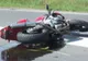 A întors mașina fără se se asigure și a rănit un motociclist