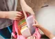 Începe distribuția tichetelor pentru sprijin educațional