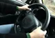 La 15 ani s-a urcat la volan și s-a oprit cu mașina în stâlp