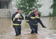 Persoane evacuate, drumuri blocate și inundații în Alba