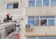 O bătrânică s-a blocat în apartamentul său, la etajul al treilea al unui bloc
