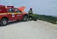 Motociclist căzut într-o râpă de 10 metri