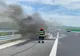 Autoturism în flăcări pe A10 