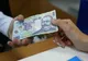 Ratele la credite au explodat. Într-un singur an, românii au ajuns să plătească dublu datoriile către bănci
