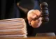 Și-a amenințat vecina care l-a reclamat pentru gălăgie și s-a ales cu amendă penală