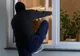 Trei tineri din Blaj au ajuns în arest după ce au spart o casă