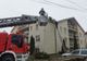 Incendiu la acoperișul unui bloc de locuințe din Alba Iulia! Opt persoane, evacuate