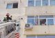 O bătrânică s-a blocat în apartamentul său, la etajul al treilea al unui bloc