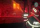 Incendiu la acoperișul unei anexe. Pompierii intervin pentru stingere
