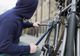 Și-a însușit o bicicletă lăsată în fața unui magazin din Cugir. Acum are dosar penal