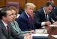 Donald Trump s-a predat la Tribunalul Penal Manhattan din New York. Este primul președinte american din istorie amprentat, fotografiat și pus sub acuzare