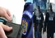 UN ŞOFER A DAT PESTE 52.000 DE LEI UNUI FALS POLIŢIST CA SĂ SCAPE DE UN DOSAR PENAL
